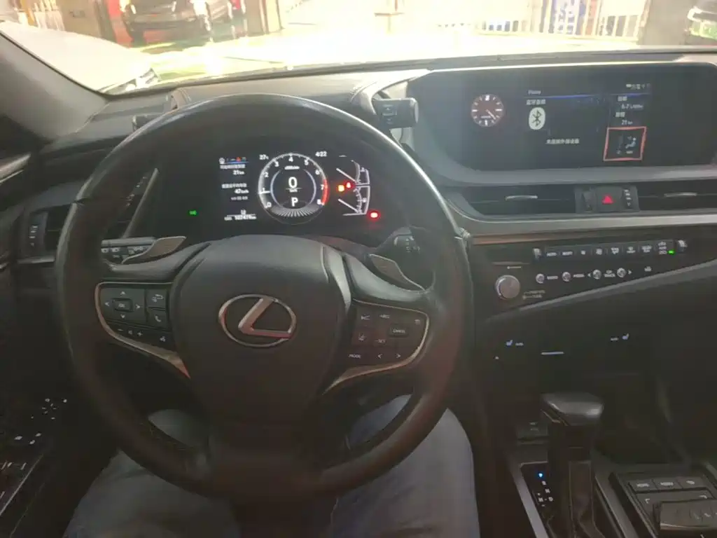 Lexus ES — миниатюра 10