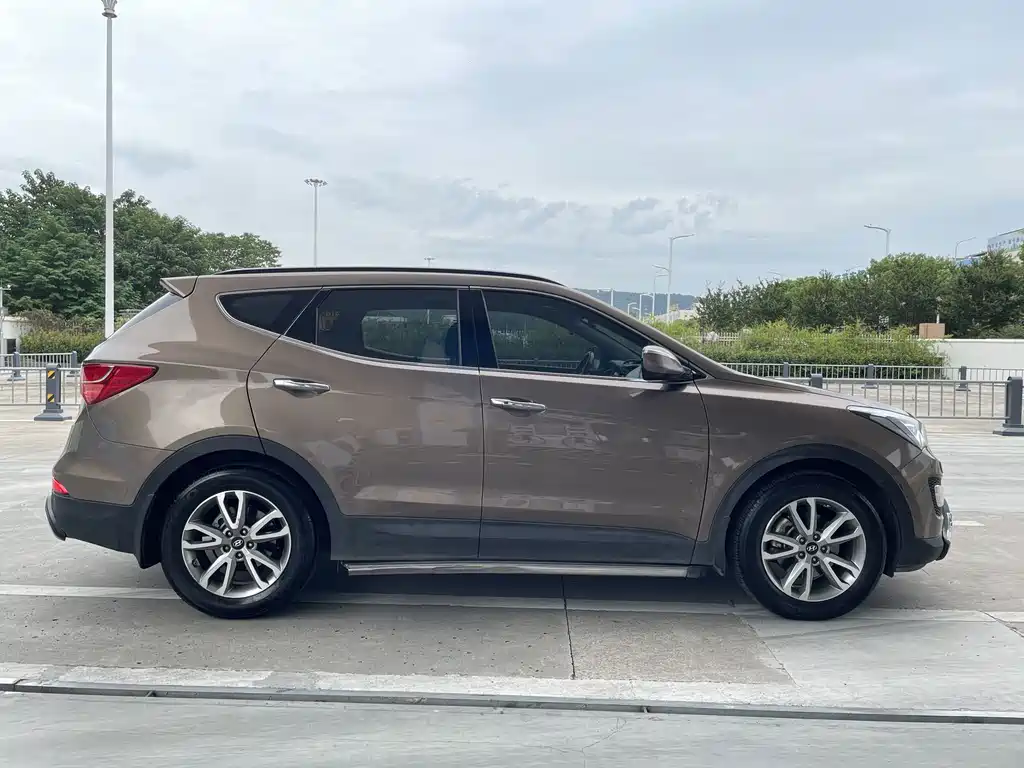 Hyundai Santa Fe — миниатюра 8