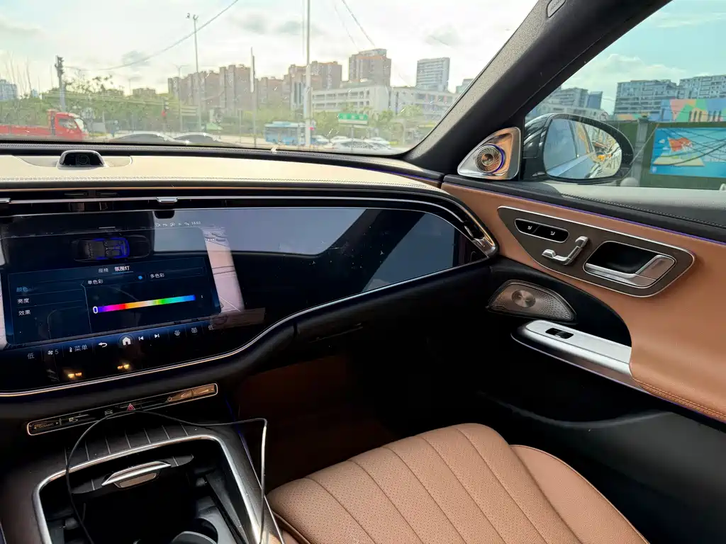 Mercedes-Benz E-Class — миниатюра 16
