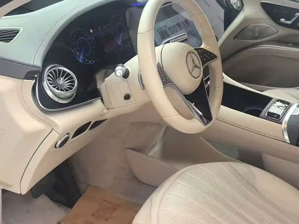 Mercedes-Benz EQS SUV — миниатюра 5