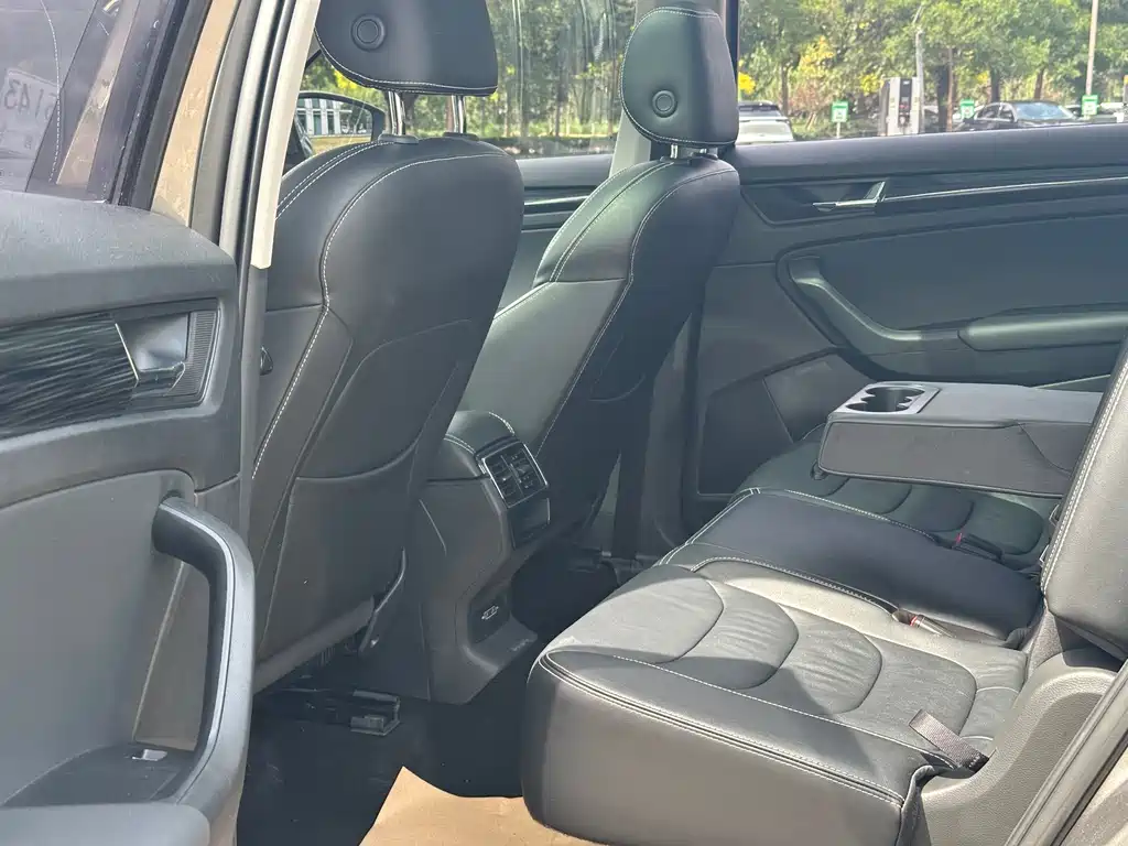 Skoda Kodiaq 2017 TSI330 7 мест Luxury