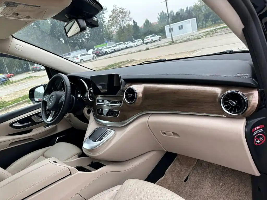 Mercedes-Benz V-Class — миниатюра 16