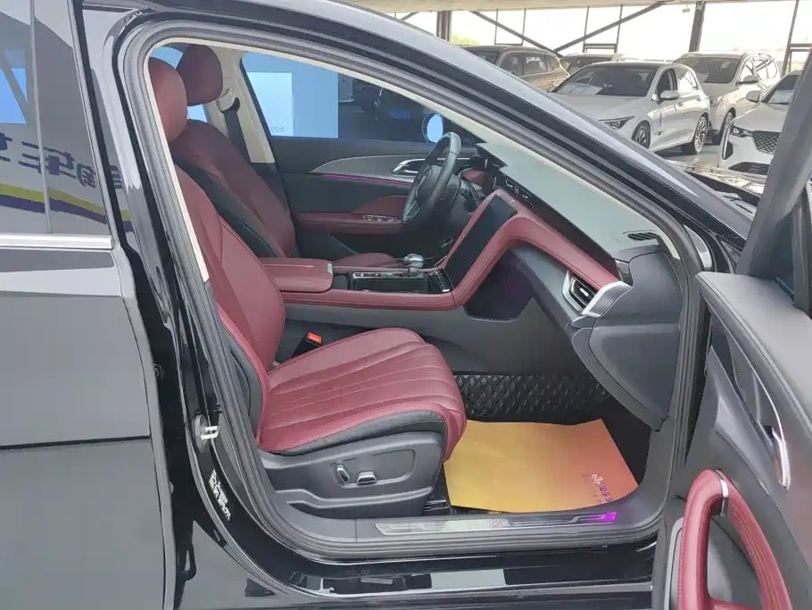 Hongqi Hongqi H5 — миниатюра 8