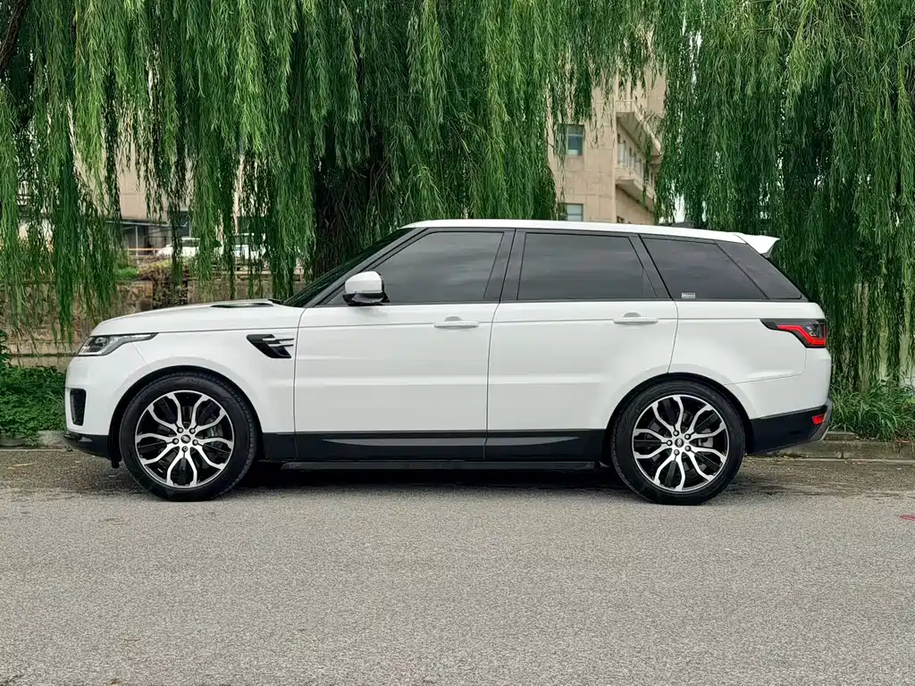 Land Rover Sport PHEV — миниатюра 9