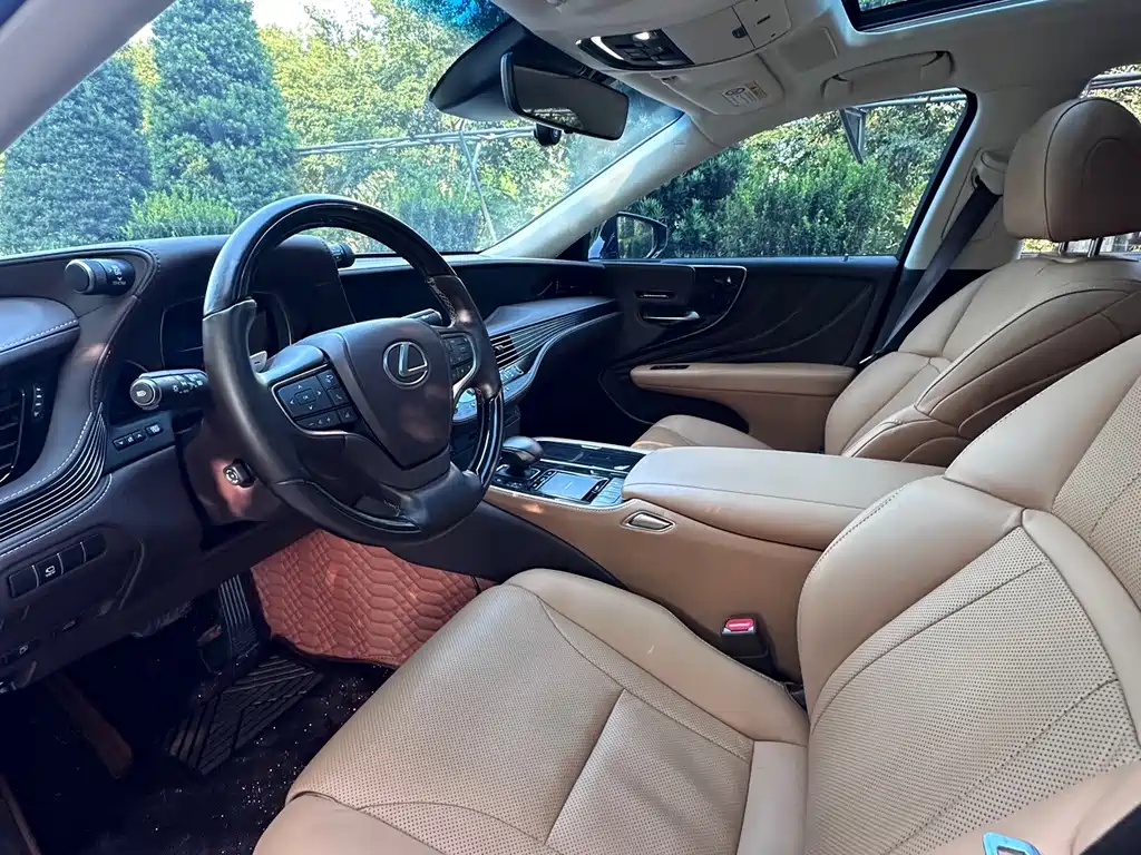 Lexus LS — миниатюра 4