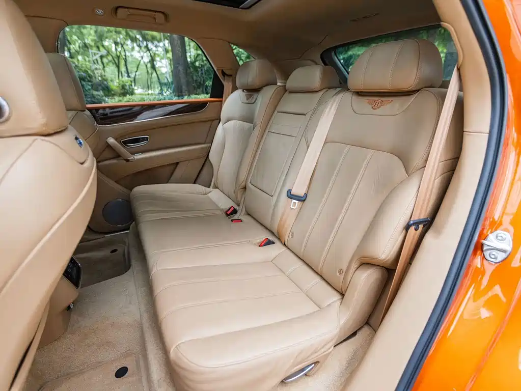 Bentley Bentayga — миниатюра 19