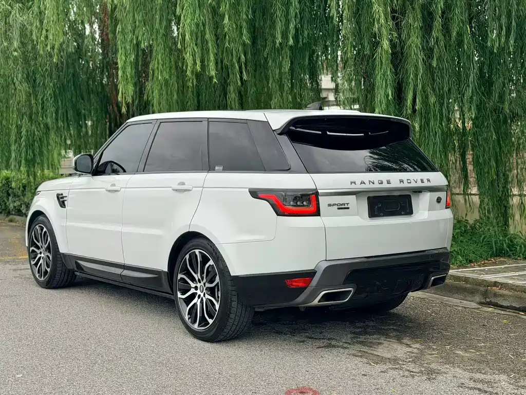 Land Rover Sport PHEV — миниатюра 11
