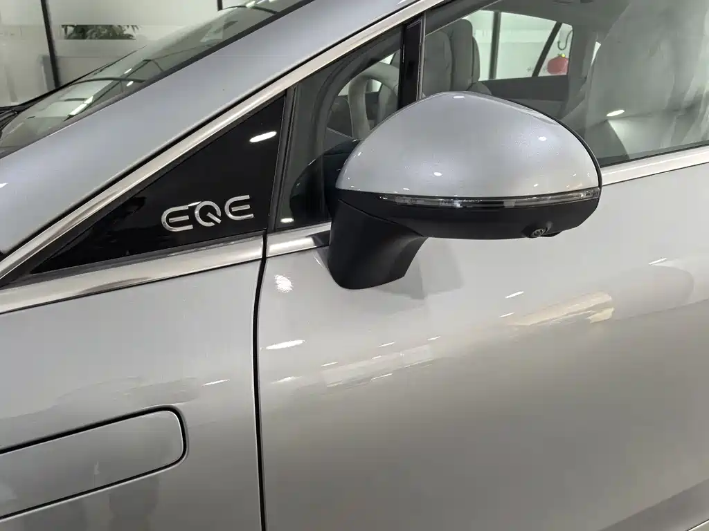Mercedes-Benz EQE 2025 500 4MATIC Luxury