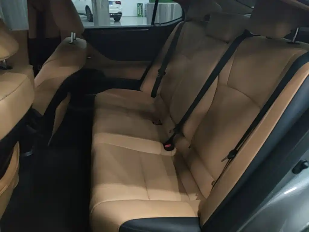 Lexus ES — миниатюра 13