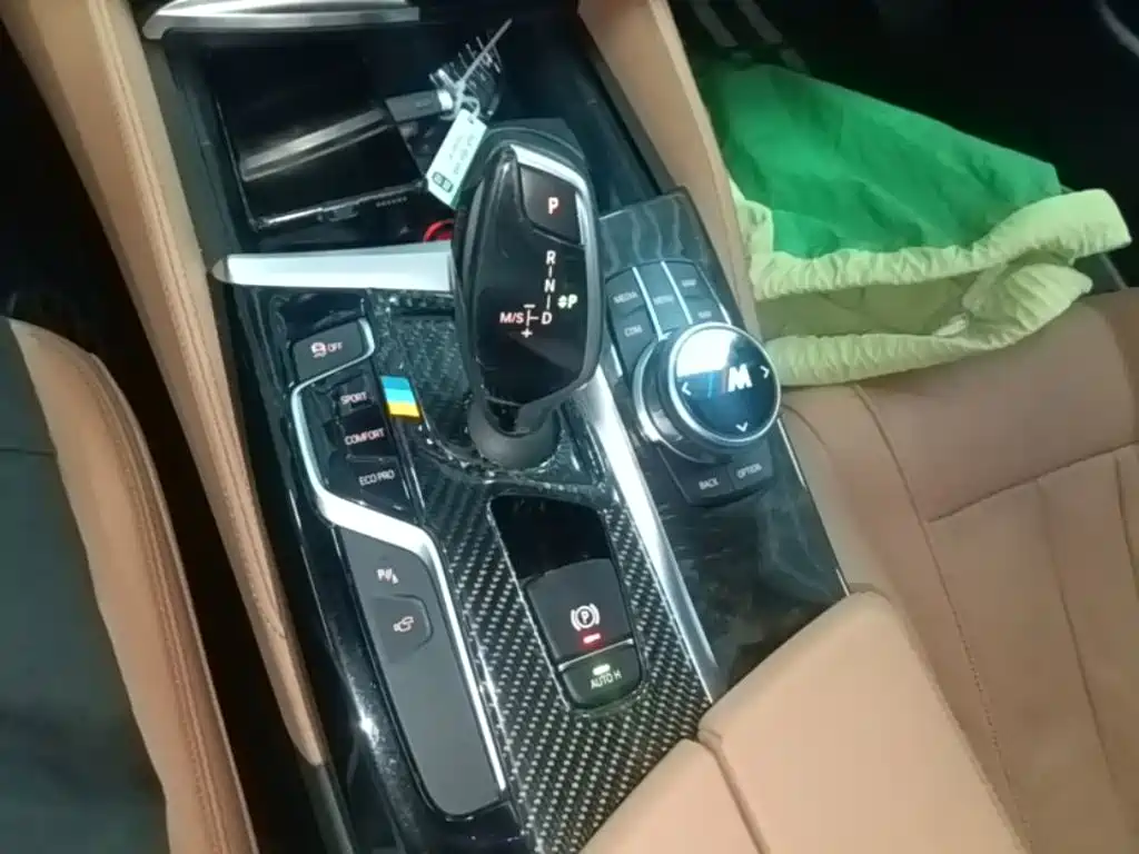 BMW 5 Series — миниатюра 14