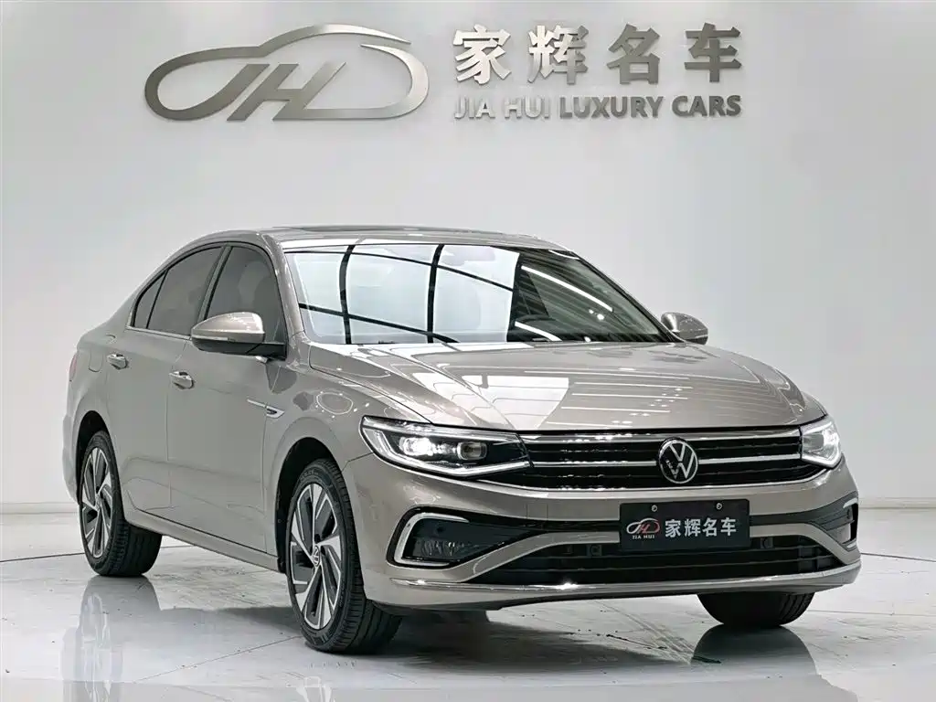 Volkswagen Bora 2023 300TSI DSG