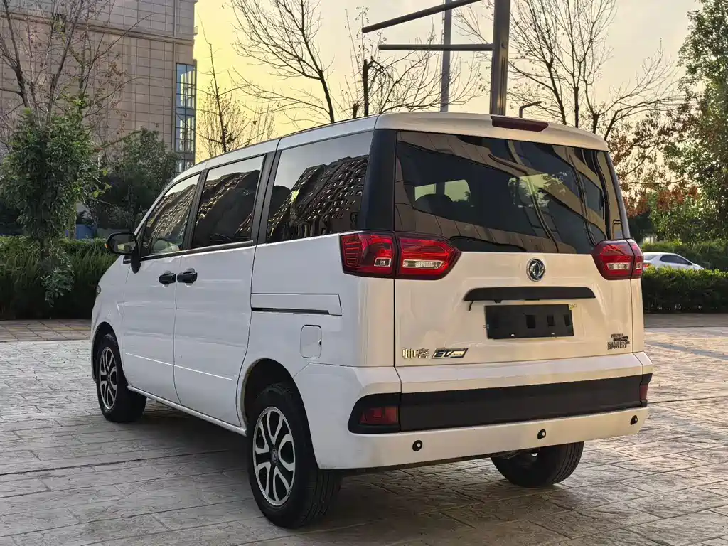 Dongfeng Succe 2019 7 мест