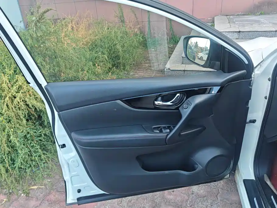 Nissan Qashqai — миниатюра 7