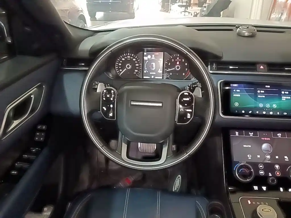 Land Rover Velar — миниатюра 11
