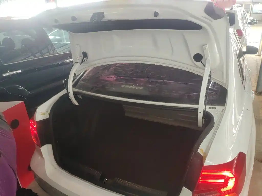 Volkswagen Jetta — миниатюра 19