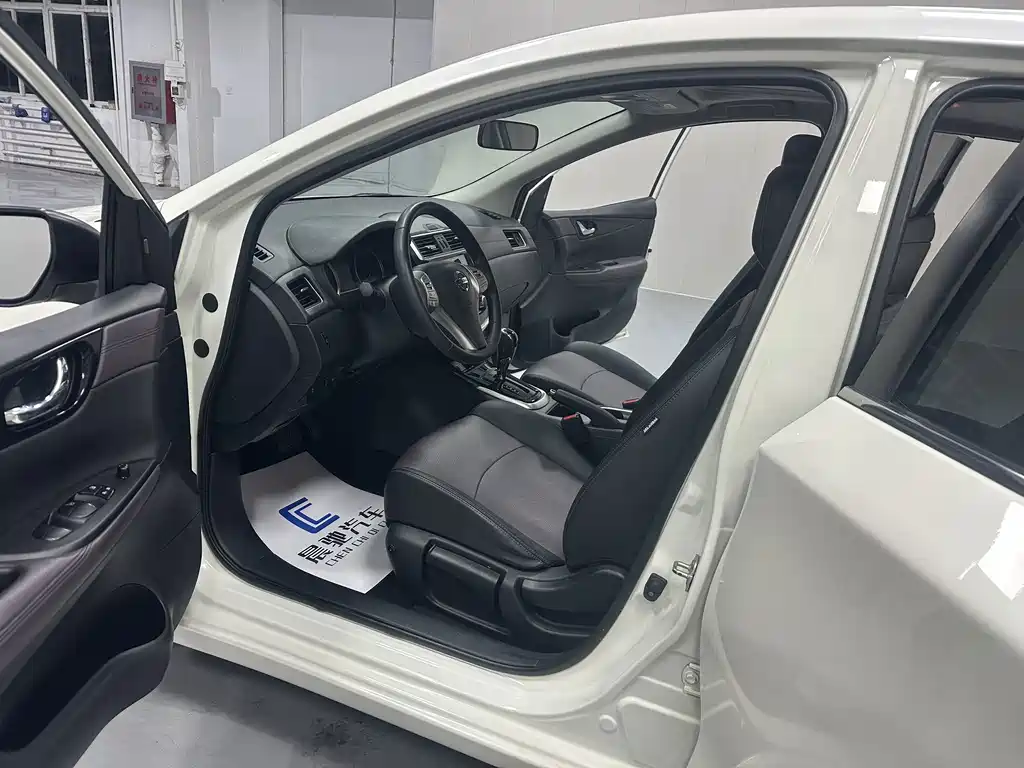 Nissan Tiida — миниатюра 11