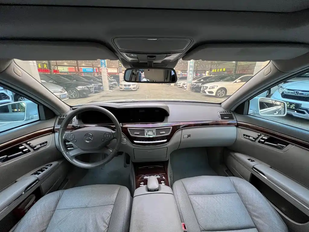 Mercedes-Benz S-Class — миниатюра 12