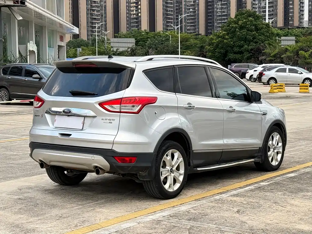 Ford Kuga — миниатюра 7