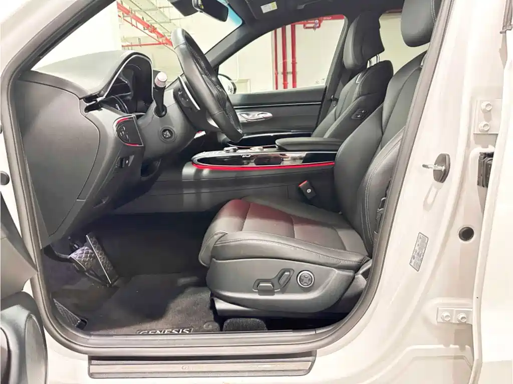 Genesis GV70 — миниатюра 11