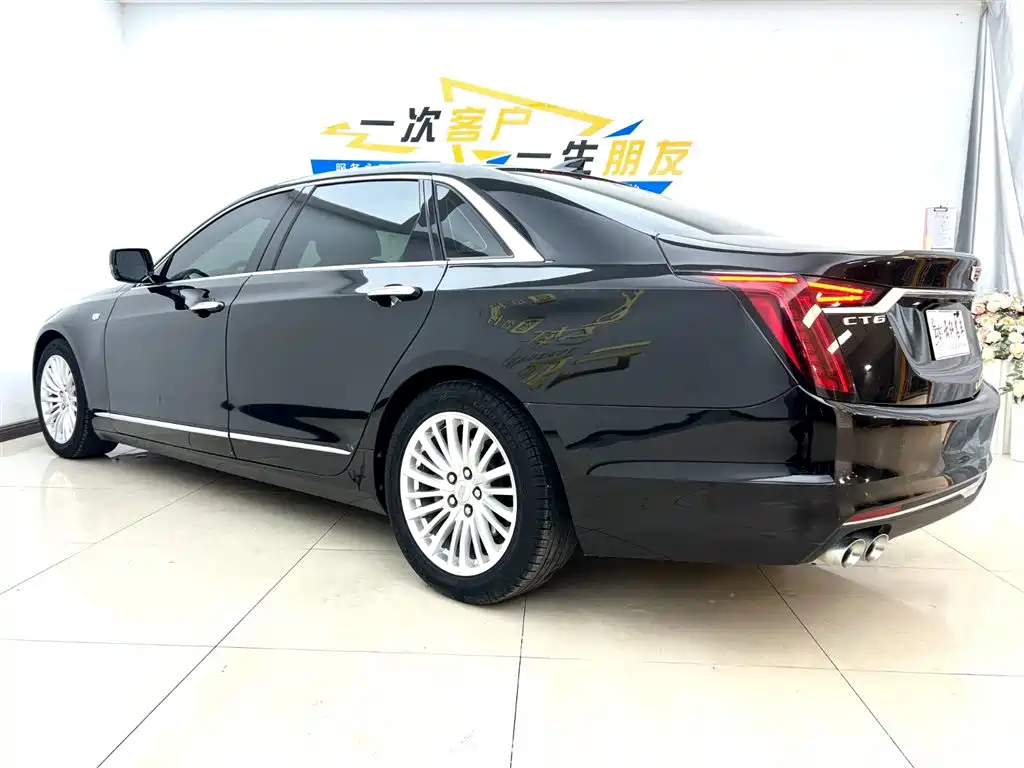 CADILLAC CT6