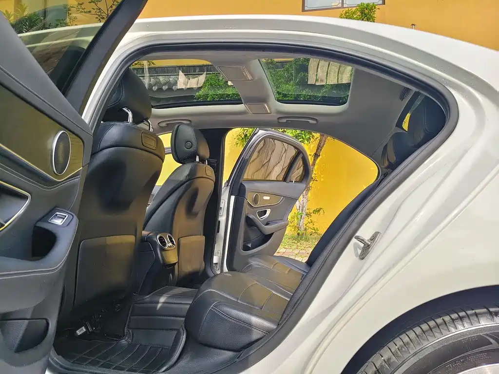 Mercedes-Benz C-Class — миниатюра 7