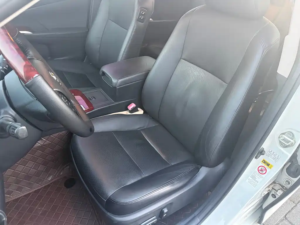 Toyota Camry — миниатюра 10