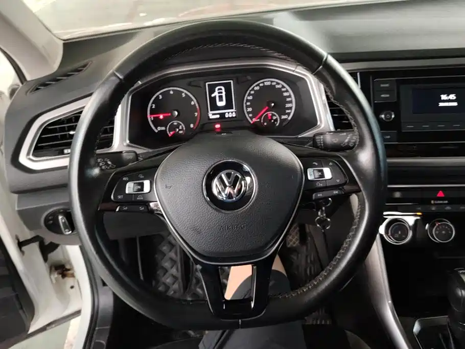 Volkswagen T-Roc — миниатюра 15