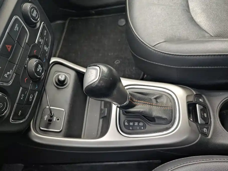 Jeep Compass — миниатюра 16