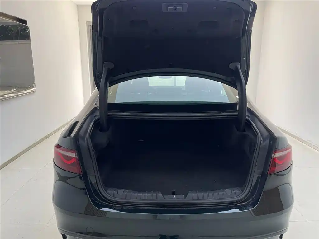 Jaguar XFL 2023 XFL 2.0T P200 Elite Luxury