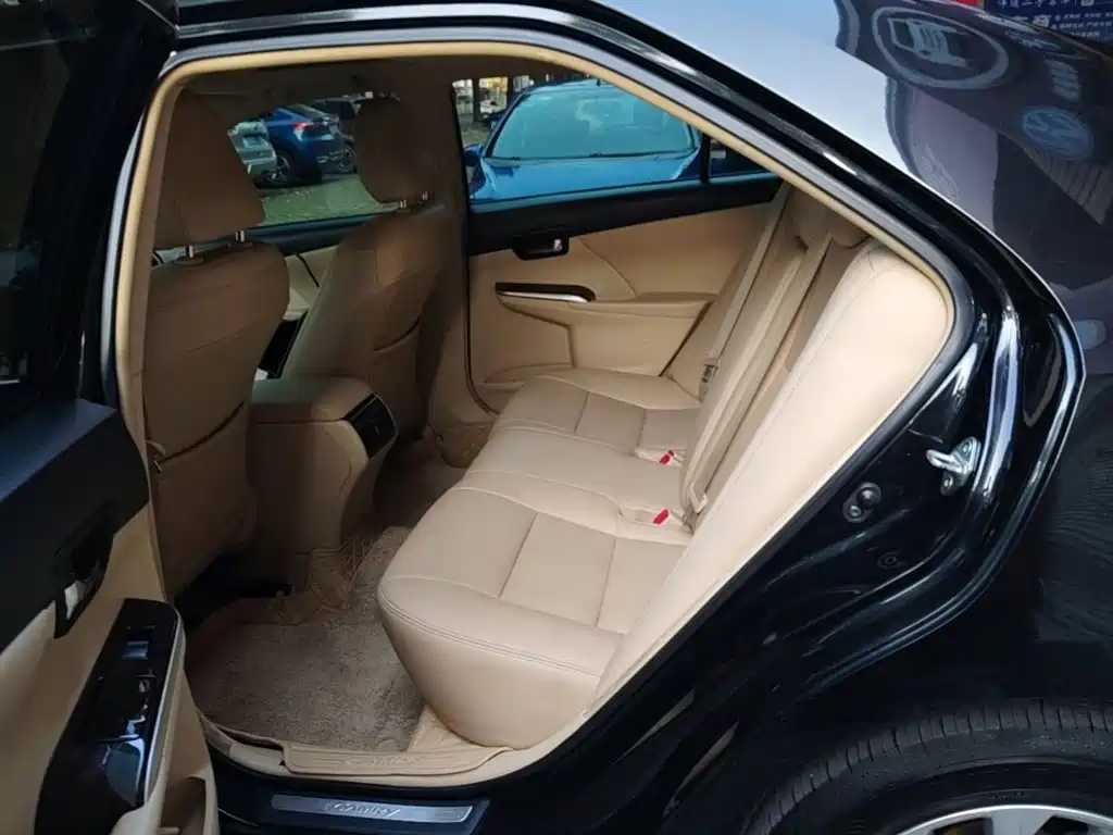 Toyota Camry — миниатюра 17