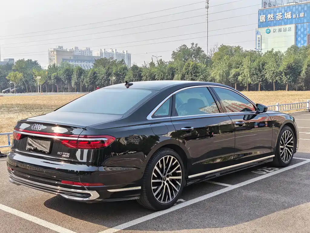 Audi A8 — миниатюра 3