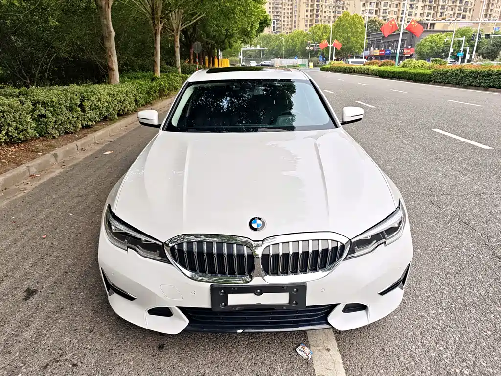 BMW  3 SERIES