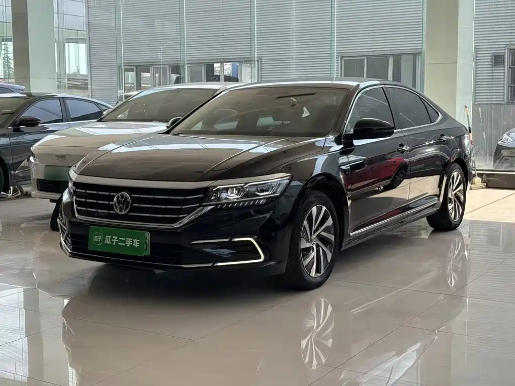 Volkswagen Passat PHEV — миниатюра 2