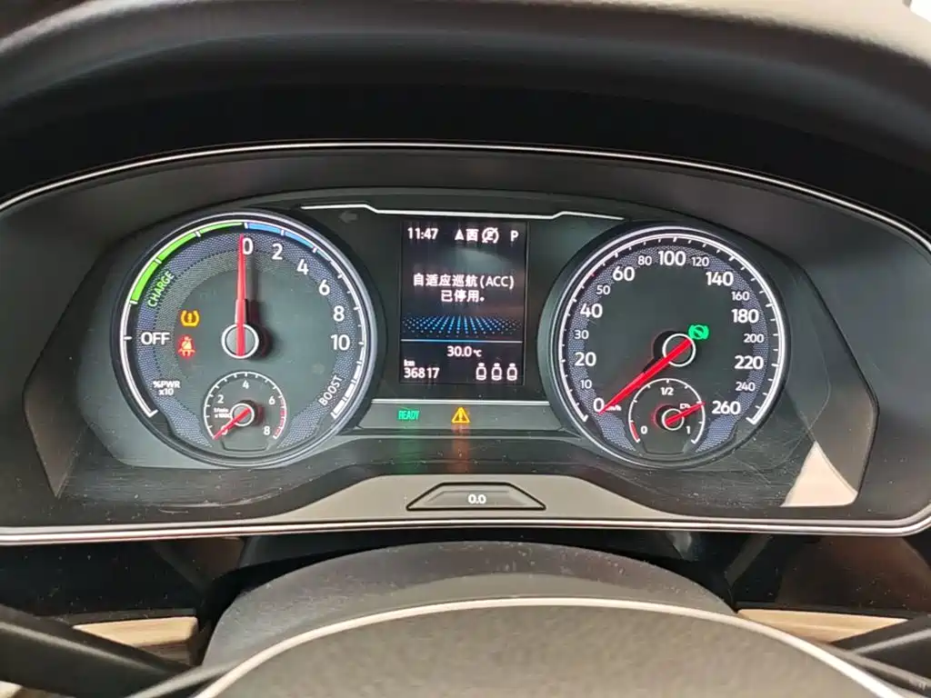 Volkswagen Passat PHEV — миниатюра 12