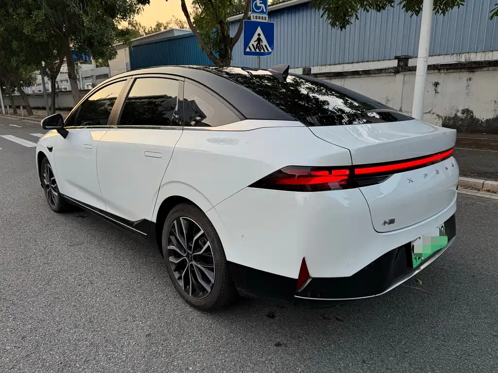 XPeng P5 — миниатюра 3