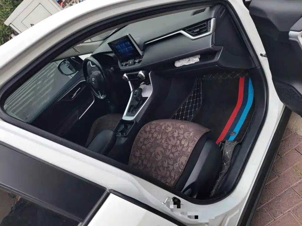 Toyota RAV4 — миниатюра 19