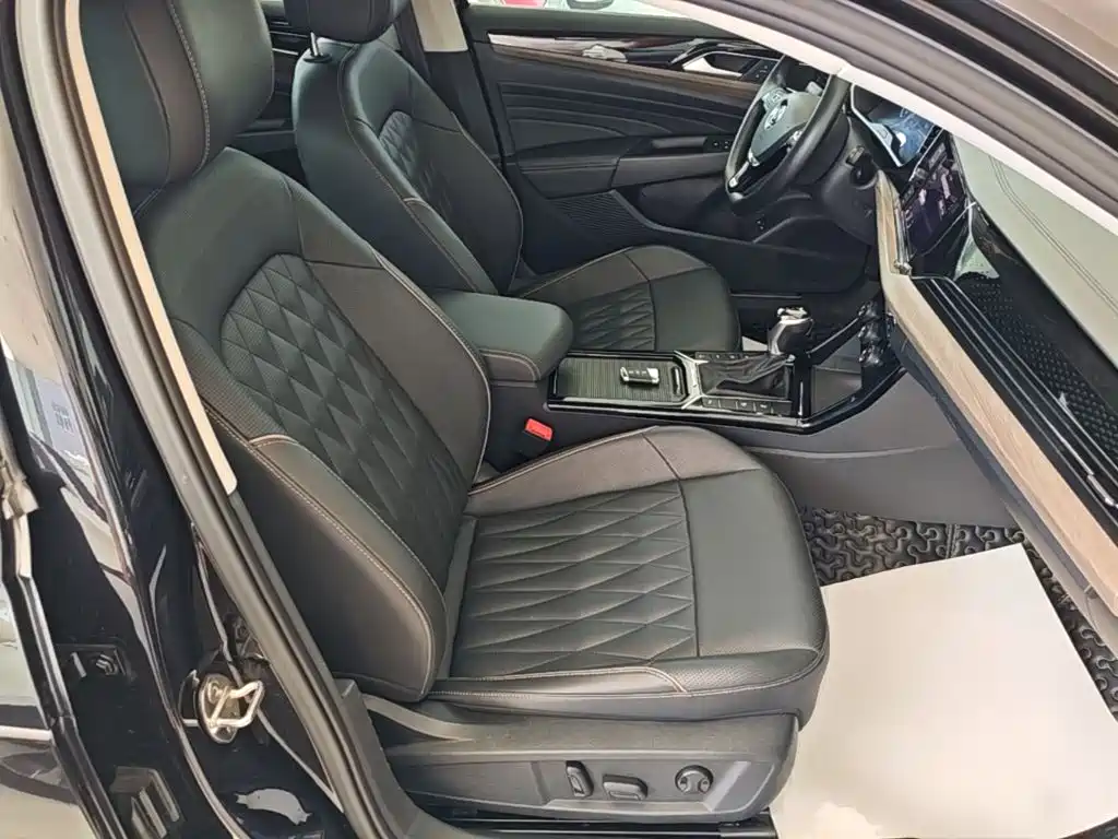 Volkswagen Passat PHEV — миниатюра 25