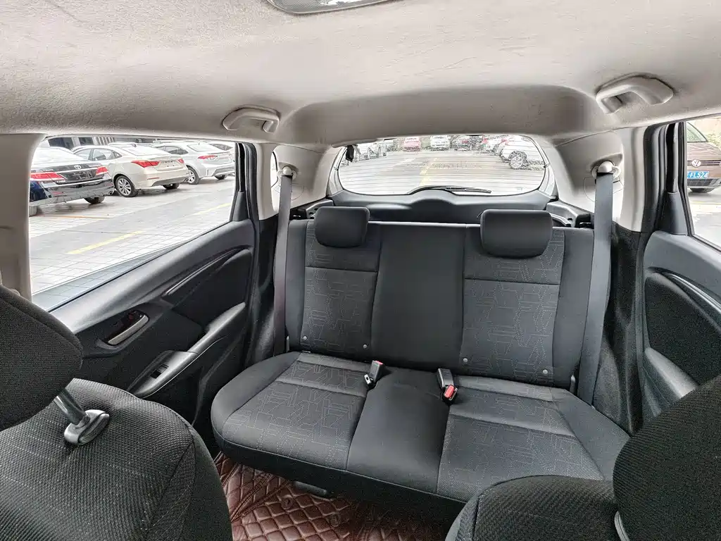 Honda Fit — миниатюра 15