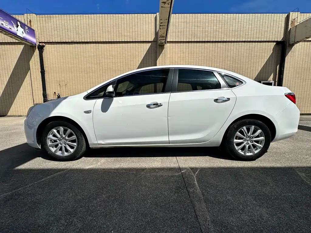 Buick Excelle — миниатюра 8