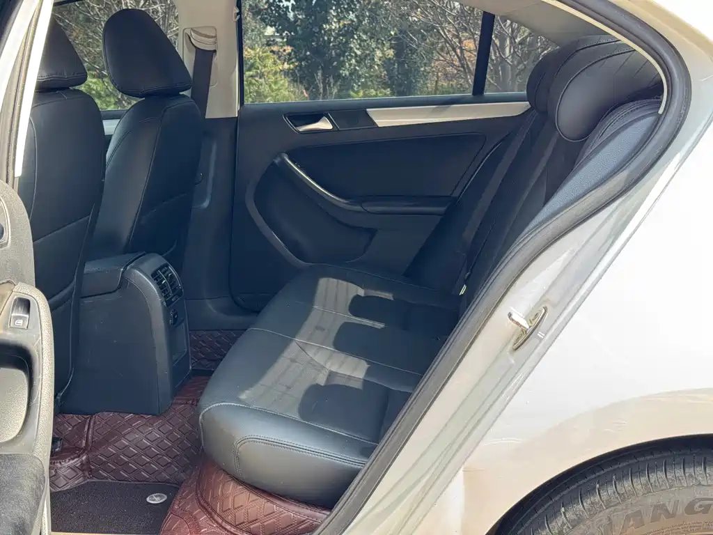 Volkswagen Sagitar — миниатюра 7