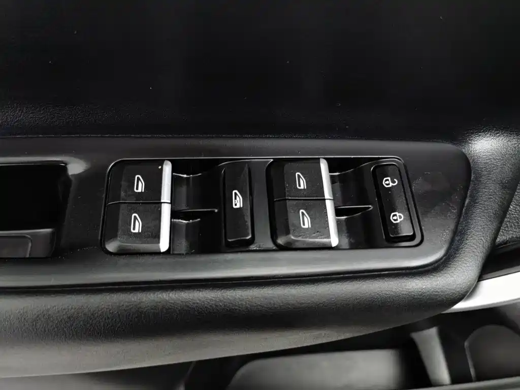 Geely Boyue — миниатюра 9