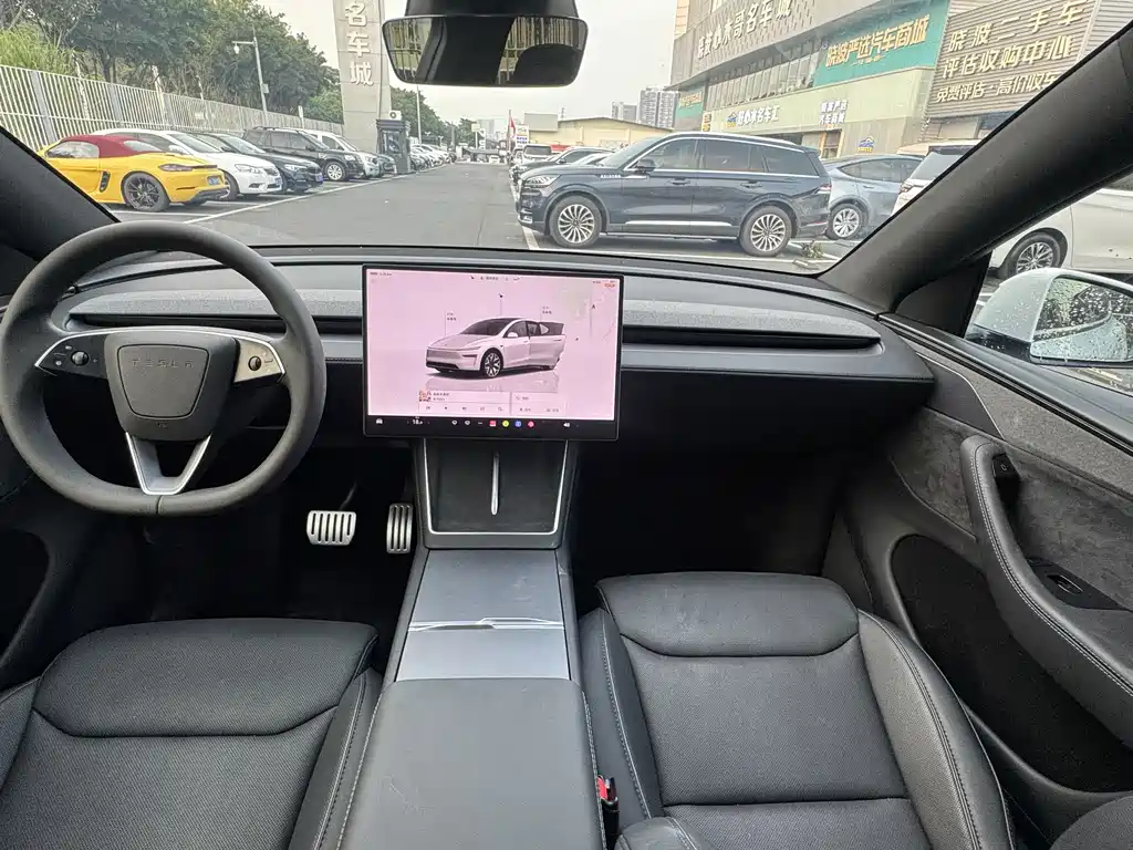 Tesla Model Y L — миниатюра 11