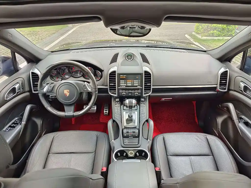 Porsche Cayenne — миниатюра 11