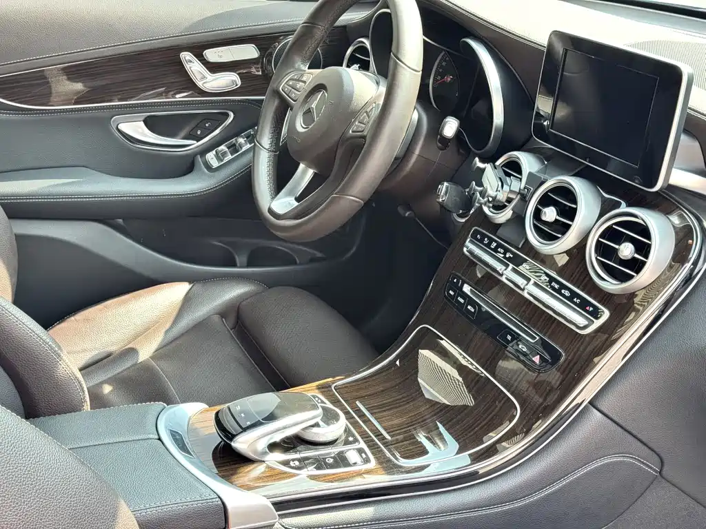 Mercedes-Benz GLC 2018 GLC 260 4MATIC Luxury