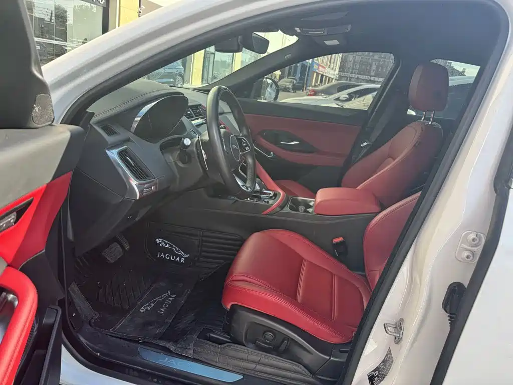 Jaguar E-PACE — миниатюра 4