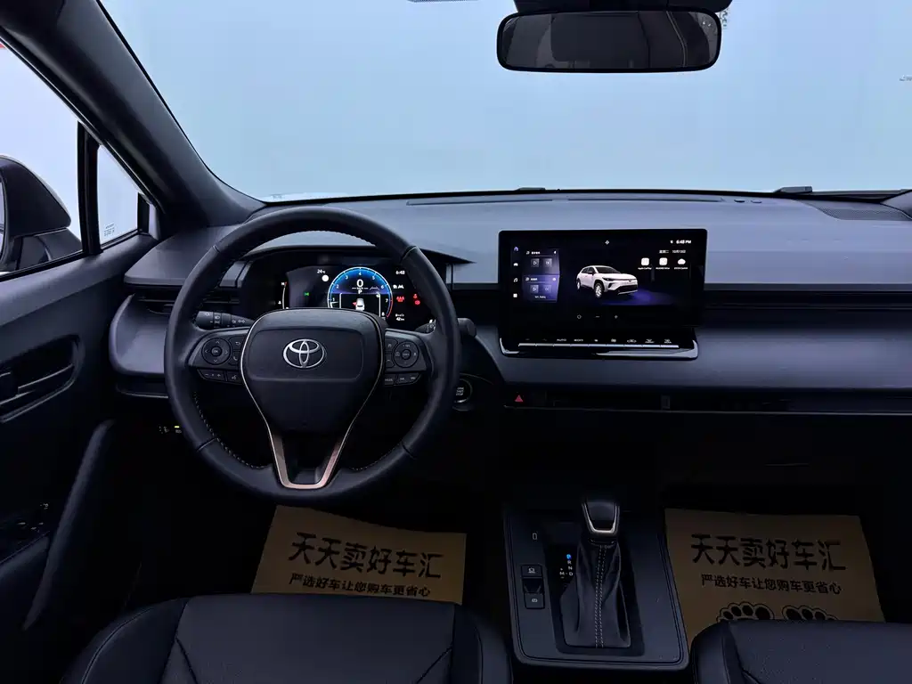 Toyota Corolla Cross — миниатюра 9