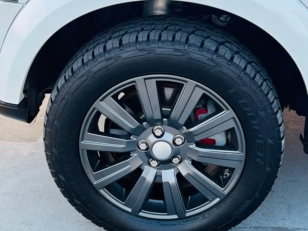 Land Rover Discovery — миниатюра 12