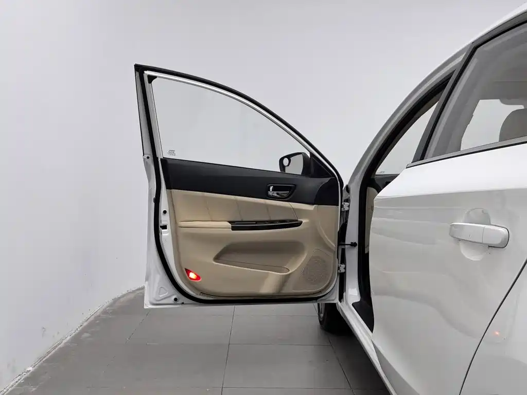 Changan Eado — миниатюра 8