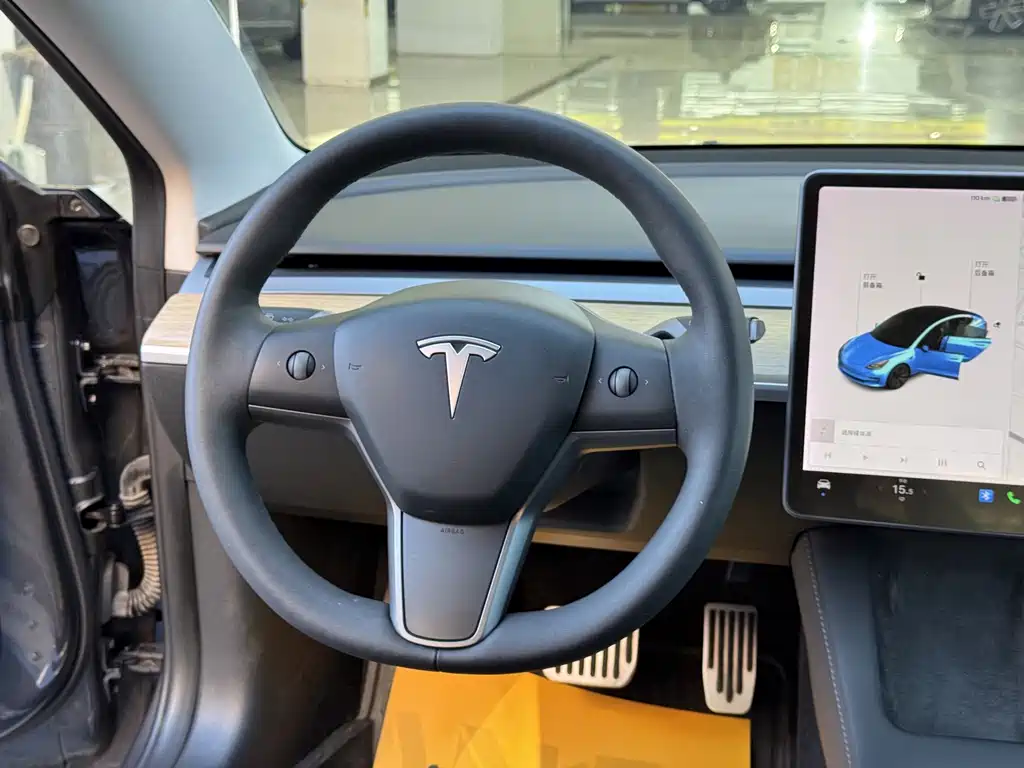 Tesla Model 3 — миниатюра 13