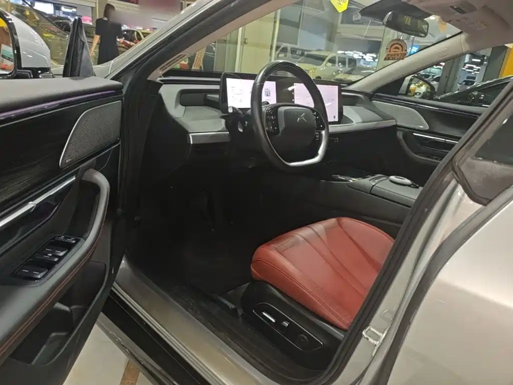 XPeng P7 — миниатюра 16
